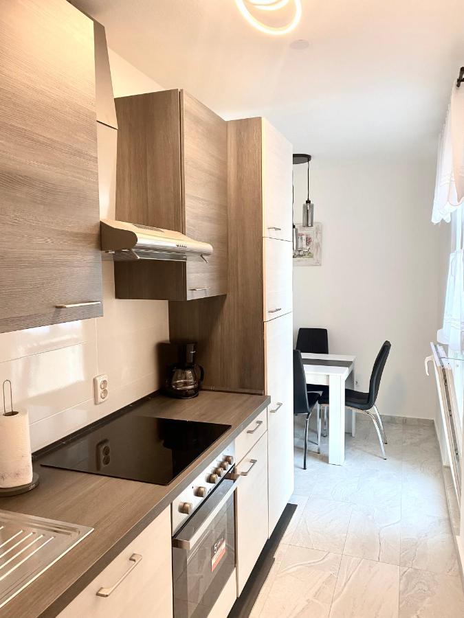 Ema Apartment Pula Exteriör bild